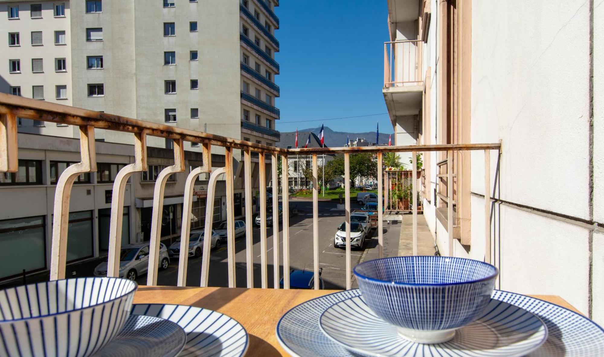 Appartement T3 Gare De Chambery Centre Ville Exterior photo